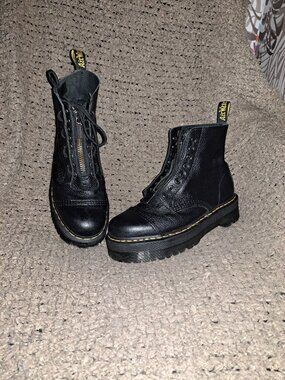 DR. MARTENS/DOC Sinclair-Black Milled Leather-Platform Boots-Sz 10L-8M-Near Mint